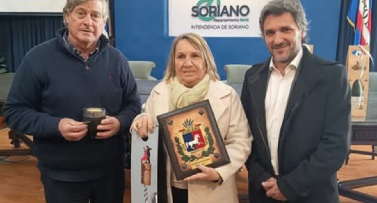 El intendente Guillermo Besozzi recibió a delegación de Gualeguay y al Cónsul de Argentina