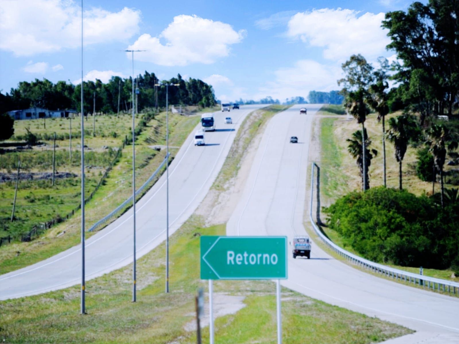 Inversión de 2.100 millones de dólares en rutas prioriza corredores productivos y turísticos